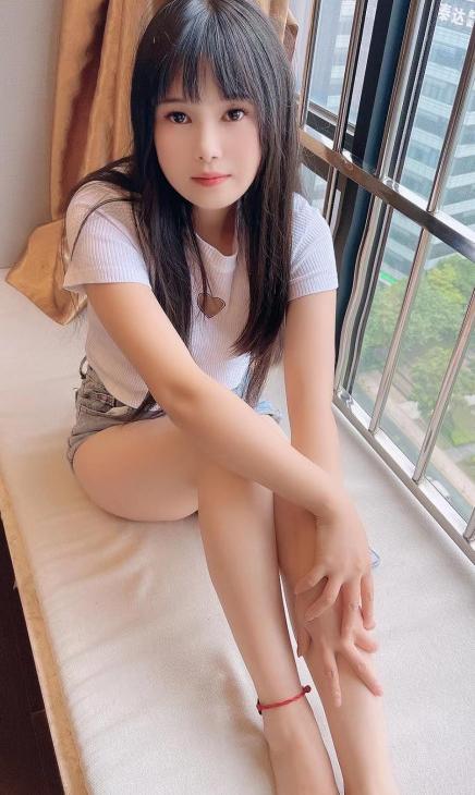 白云大胸妞晓妮