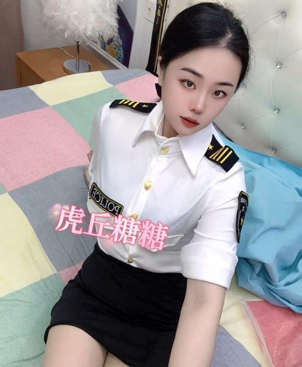 制服小妞 糖糖